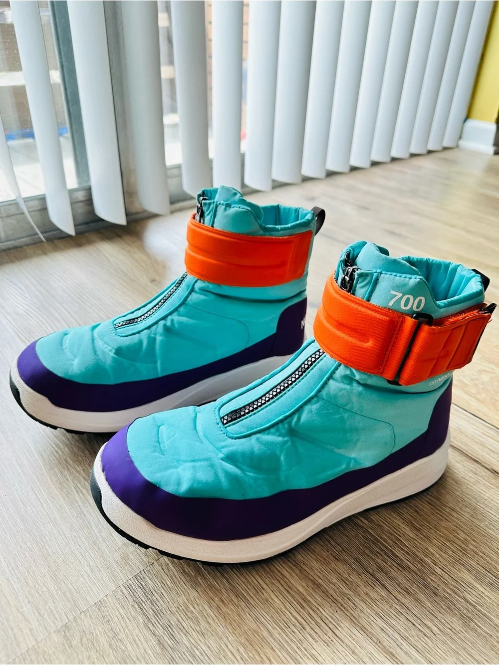 The North Face Nuptse II Strap